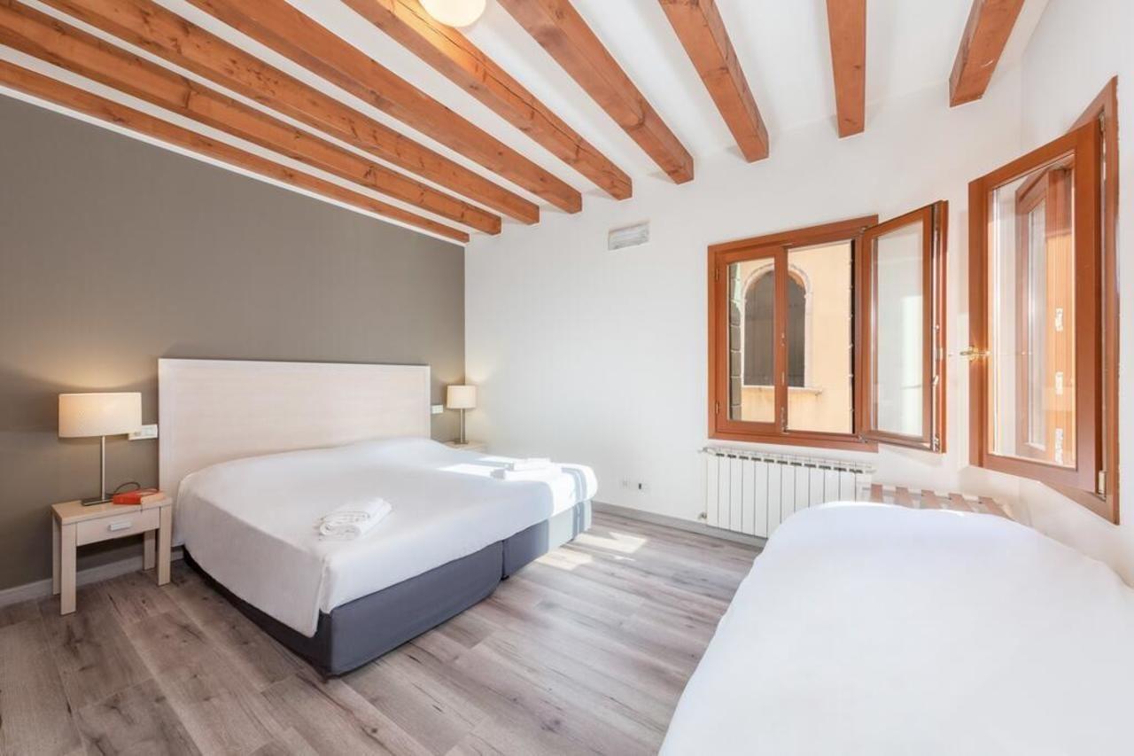 B And B Casanova Ai Tolentini Venetië Buitenkant foto
