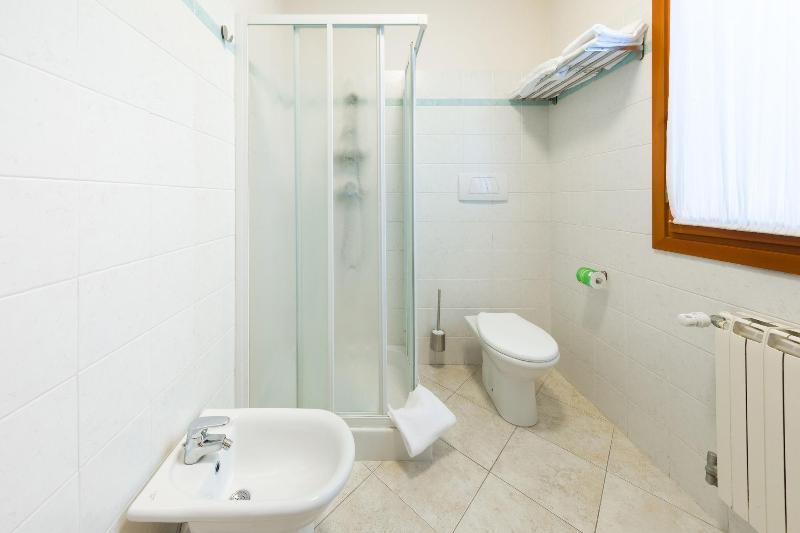 B And B Casanova Ai Tolentini Venetië Buitenkant foto