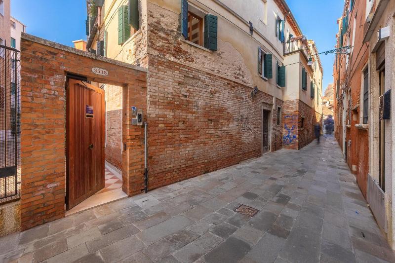 B And B Casanova Ai Tolentini Venetië Buitenkant foto