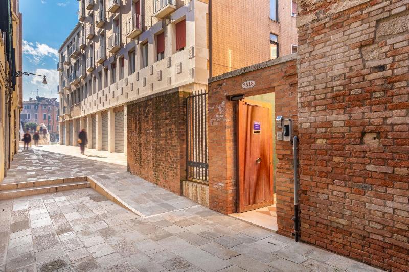 B And B Casanova Ai Tolentini Venetië Buitenkant foto